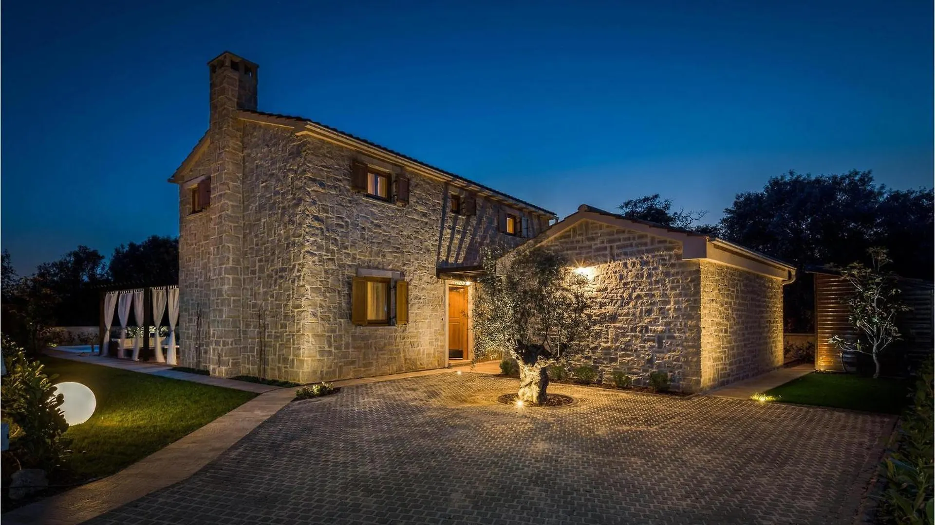 Villa Paula Ugljan