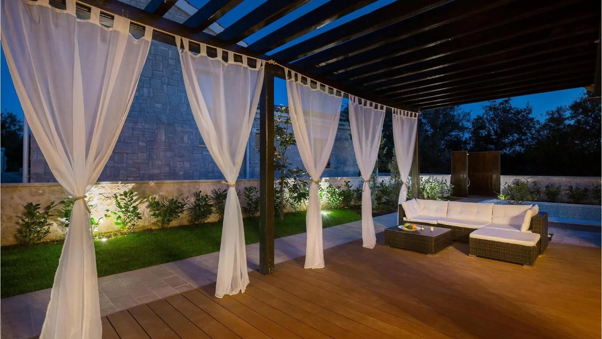 Holiday home Villa Paula Ugljan