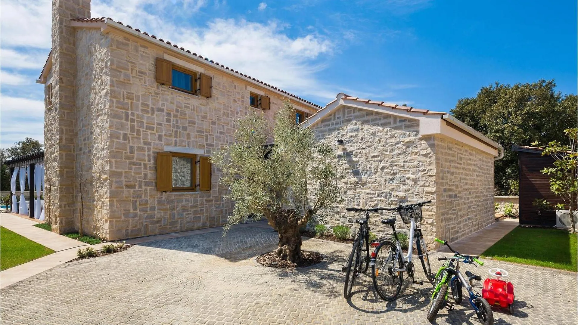 Holiday home Villa Paula Ugljan