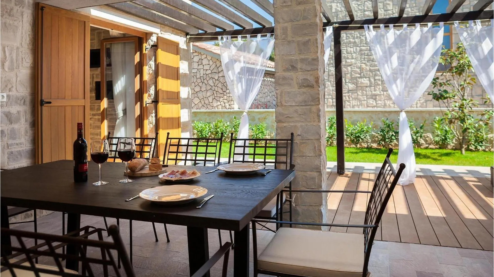 Holiday home Villa Paula Ugljan